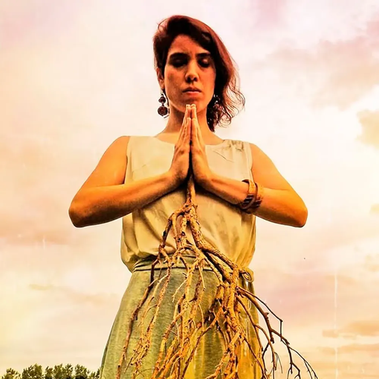 Junto a Vitale, Luvi integró la orquesta que interpretó el himno nacional con instrumentos autóctonos. Junto a Vitale, Luvi integró la orquesta que interpretó el himno nacional con instrumentos autóctonos.