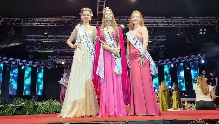 En las fiestas también se eligieron las reinas. En las fiestas también se eligieron las reinas.