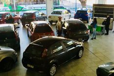 derrumbe de stocks: cuantos autos quedan en concesionarias para vender