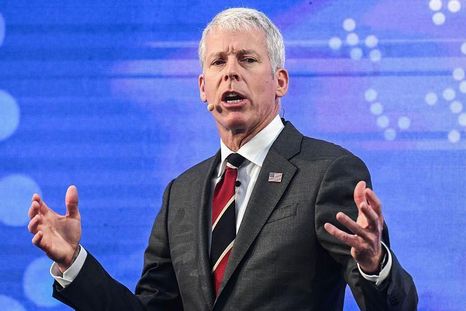 El secretario de Energía de EE.UU., Chris Wright, dijo que su gobierno planea controlar las futuras ventas de petróleo de Venezuela.