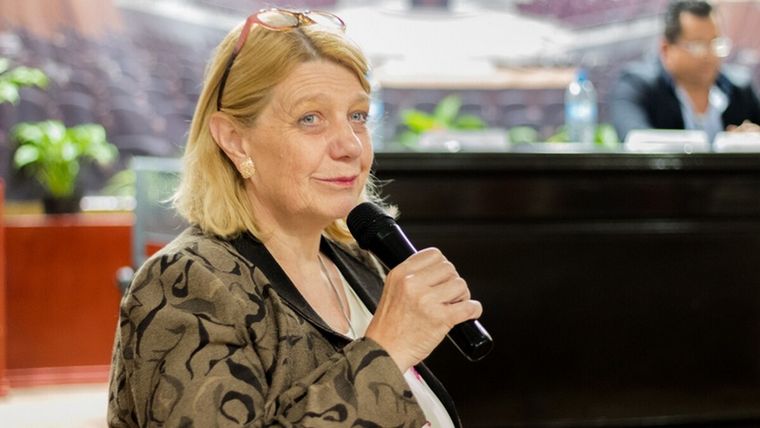 Chinda Brandolino es una médica que está en contra de la vacuna contra el coronavirus que se producirá en el país