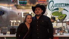 Juan Manuel De la Torre logró abrir su taquería en el mercado de Peckham Rye Lane junto con su esposa Gabriella.