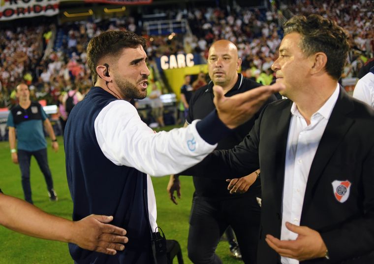 Gonzalo Costas y Gallardo, el cruce tras el final del duelo entre River y Racing por Copa Argentina.&nbsp;