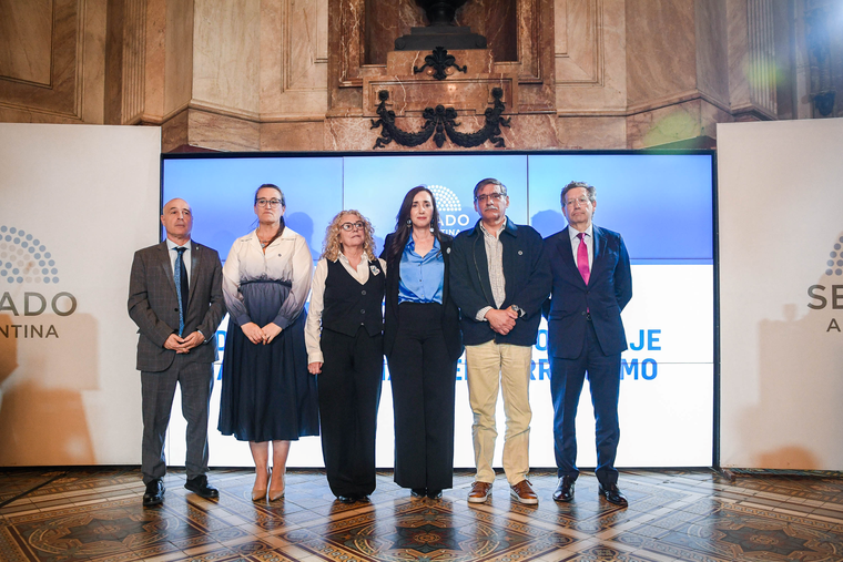 Victoria Villarruel encabezó un acto en el Senado.