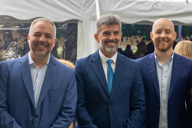Una foto que se repite y marca el ritmo de la carrera a la Gobernación. Una foto que se repite y marca el ritmo de la carrera a la Gobernación.