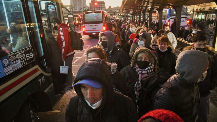 Este lunes aumenta el valor del plástico de la tarjeta SUBE. Foto: Télam