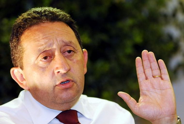 El gobernador pone la DGE en orden. Foto: Gómez / González / MDZ