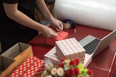 La inteligencia artificial y San Valentín son dos mundos que se conectan, lo que también implica riesgos a la hora de vincularse Foto: Shutterstock