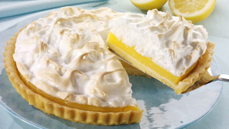 Tarta de limón con merengue casera y refrescante: receta paso a paso.