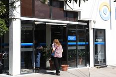 La situación afecta también a las farmacias, dado que son el punto de venta de los pañales para adultos. Foto: ALF PONCE MERCADO / MDZ