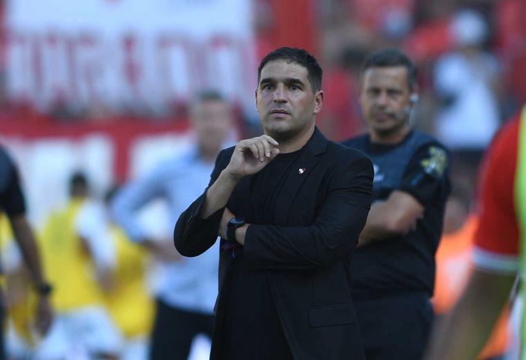 Leandro Stillitano podría dejar de ser el DT de Independiente. Foto: Télam