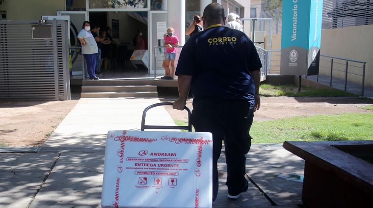 La discutida vacuna de AstraZeneca llegará a Mendoza en los próximos días Foto: Gobierno de Mendoza