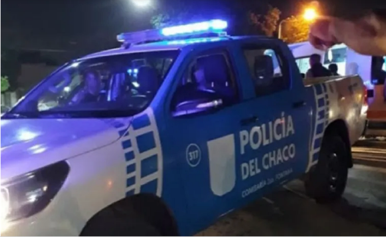 Un hombre fue asesinado de una puñalada en una pierna y murió en el Chaco. Los sospechosos son sus hermanos y un amigo.