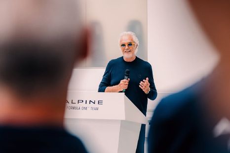 Alpine, de la mano de Briatore, apuesta por una alianza sin precedentes para la Fórmula 1. Alpine, de la mano de Briatore, apuesta por una alianza sin precedentes para la Fórmula 1.