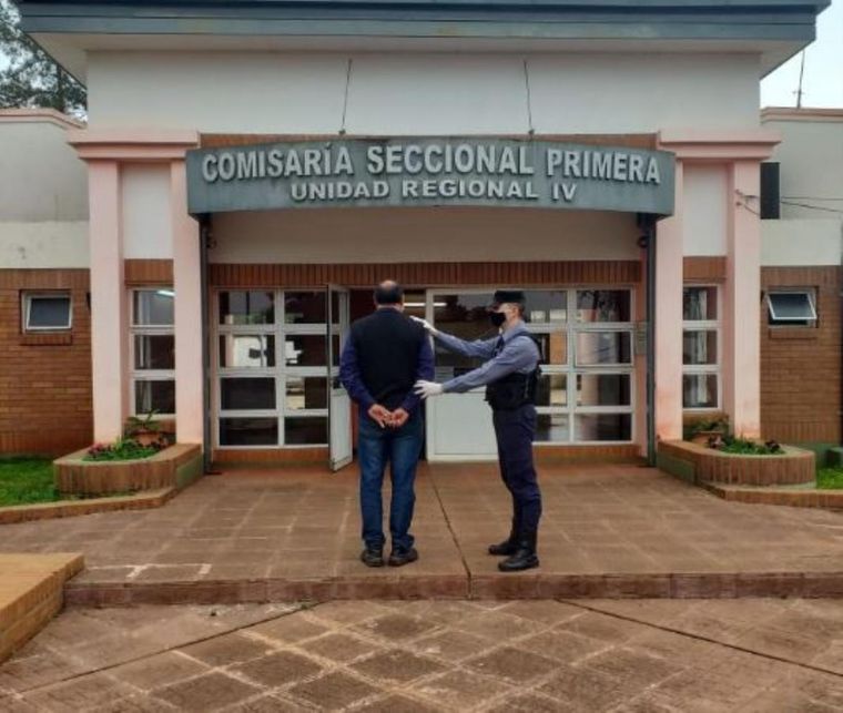 Los hermanos docentes violaron a sus hijas durante muchos años y ahora fueron detenidos