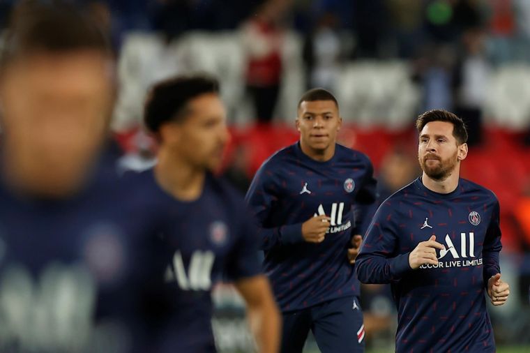 Mbappe y Messi, juntos. Foto: efe