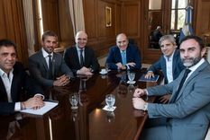 Los funcionarios de la Casa Rosada recibieron a las autoridades parlamentarias. Foto: Prensa JGM
