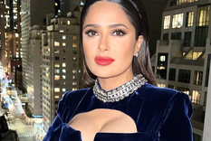Salma Hayek resalta en el mundo fashion Foto: Instagram @Salmahayek
