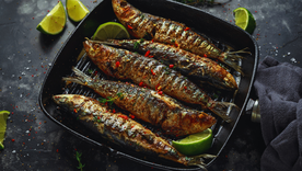 Esta receta se cocina tradicionalmente al aire libre sobre brasas de leña para potenciar el sabor ahumado. Esta receta se cocina tradicionalmente al aire libre sobre brasas de leña para potenciar el sabor ahumado.