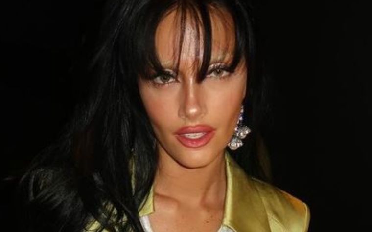 Oriana Sabatini La cantante se está formando para preparar los cadáveres para los velorios. Foto: Instagram @orianasabatini