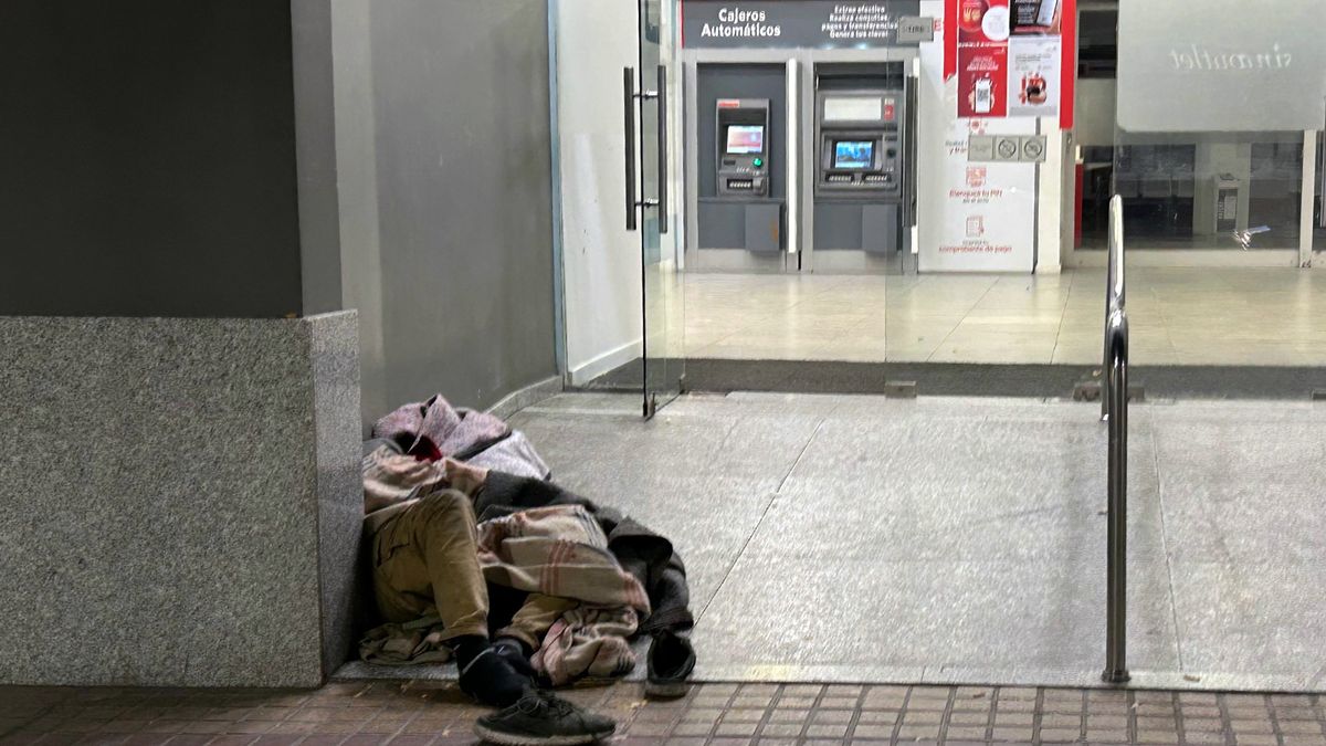 Mendoza en crisis: cada vez más personas viven en la calle y cuestionan cifras oficiales