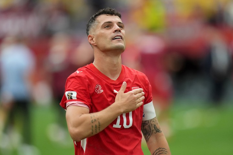 Granit Xhaka podría ir preso por falsificar un certificado en la pandemia Covid-19. Granit Xhaka podría ir preso por falsificar un certificado en la pandemia Covid-19.