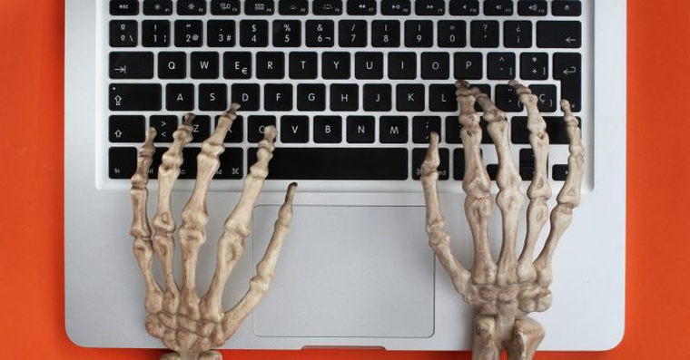 La teoría del internet muerto está más vigente que nunca. La teoría del internet muerto está más vigente que nunca.