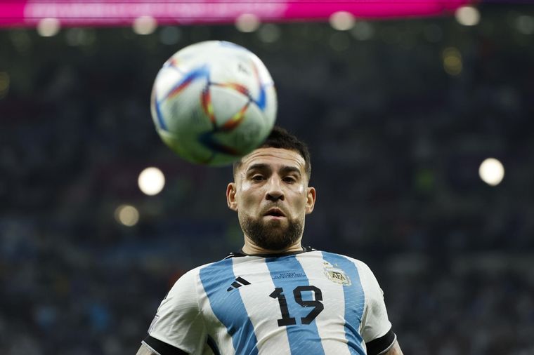 Otamendi es de los mejores jugadores de la Selección argentina en el Mundial. Foto: EFE