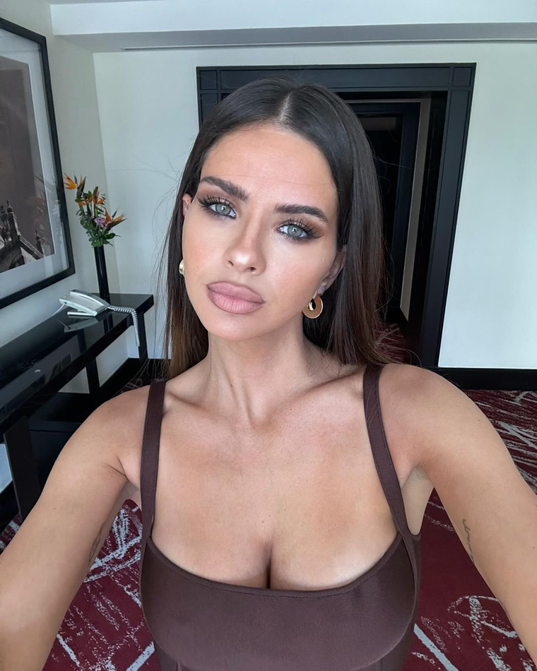 Con un estilo vintage y deslumbrante, este es el look que llevó la China Suárez. Foto: Instagram: @sangrejaponesa