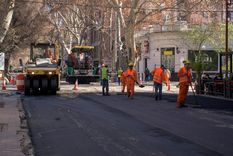 La repavimentación de calles avanza en distintos puntos de la Ciudad de Mendoza.