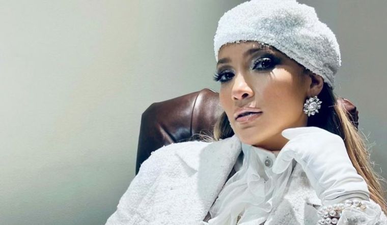 ¡Jennifer López te enseña cómo usar el blanco en todos tus estilos! Foto: El Intranews