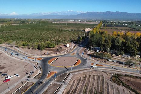 La nueva rotonda está sobre ruta 60 y Maza. La nueva rotonda está sobre ruta 60 y Maza.