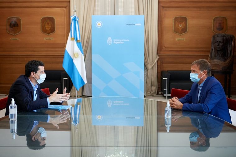 Suarez con el ministro del Interior, Wado de Pedro. Foto: Prensa Gobierno de Mendoza