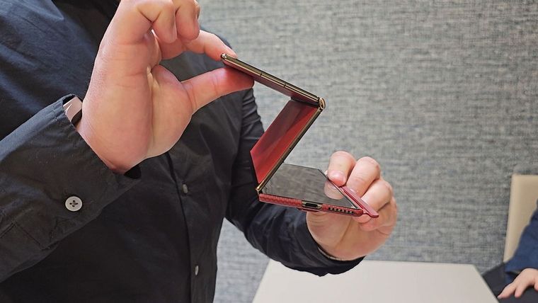 Huawei Mate XT: el triple plegable éxito en ventas en China.