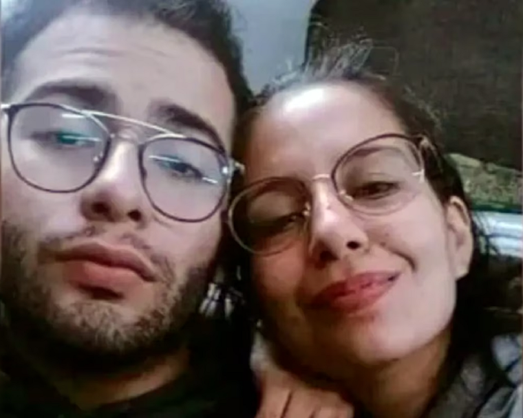 Cecilia Strzyzowski y su pareja, César Sena Foto: Gentileza