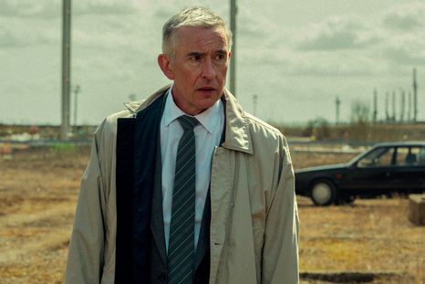 La serie arranca cuando un equipo de funcionarios británicos es enviado a infiltrarse en bandas narco en plena expansión del tráfico de drogas. La serie arranca cuando un equipo de funcionarios británicos es enviado a infiltrarse en bandas narco en plena expansión del tráfico de drogas.