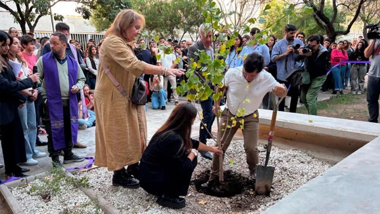 Fue inaugurada en el patio Norte de la Facultad de Arquitectura, en Ciudad Universitaria. Foto: NA