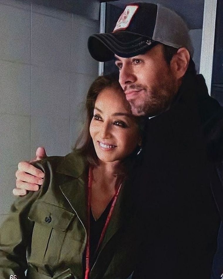 Isabel Preysler junto a su hijo Enrique Iglesias Foto: Instagram