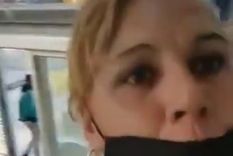 Sacada Al ser sorprendida, la señora reacciona con bastante violencia. Sacada Al ser sorprendida, la señora reacciona con bastante violencia.