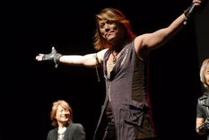 Una voz que no se detuvo a pesar de la enfermedad.