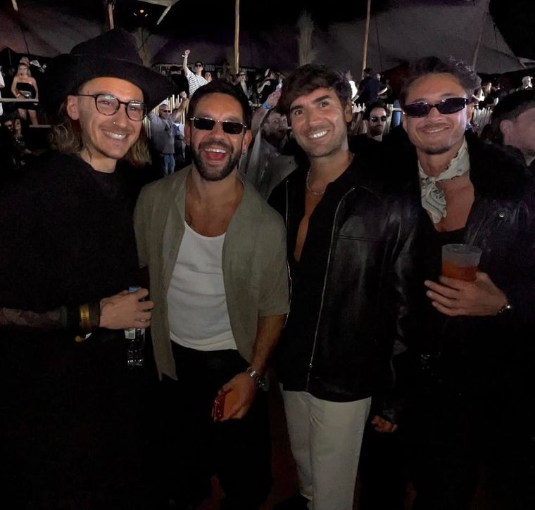 Cachete Sierra se encontró con sus amigos: Franco Fusari, Mati Clementi y Leandro Fusari. Cachete Sierra se encontró con sus amigos: Franco Fusari, Mati Clementi y Leandro Fusari.