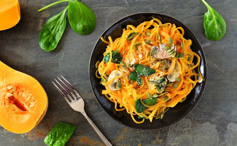 Pasta con crema de calabaza Una receta simple y en pocos de pasta con calabaza para hacer en tu casa. Foto: Shutterstock
