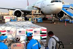 Un envío de vacunas contra la covid del mecanismo Covax aterrizó en Sudán a principios de octubre. Foto: AFP