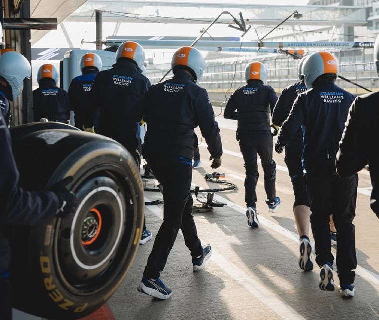Williams cambió el lanzamiento de su auto y ajusta tiempos para llegar a los test de la Fórmula1. Williams cambió el lanzamiento de su auto y ajusta tiempos para llegar a los test de la Fórmula1.