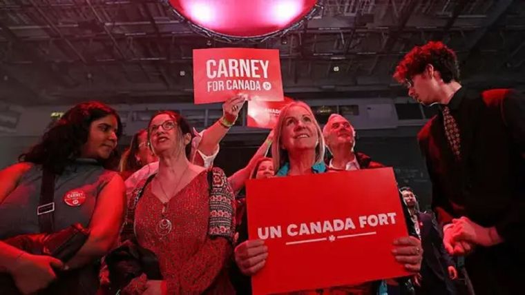 La alegría explotó entre votantes del Partido Liberal cuando empezaron a conocerse las proyecciones. Foto: BBC