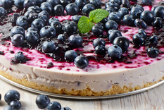 Receta fácil y deliciosa: tarta de queso y arándanos que enamora Foto: Shutterstock