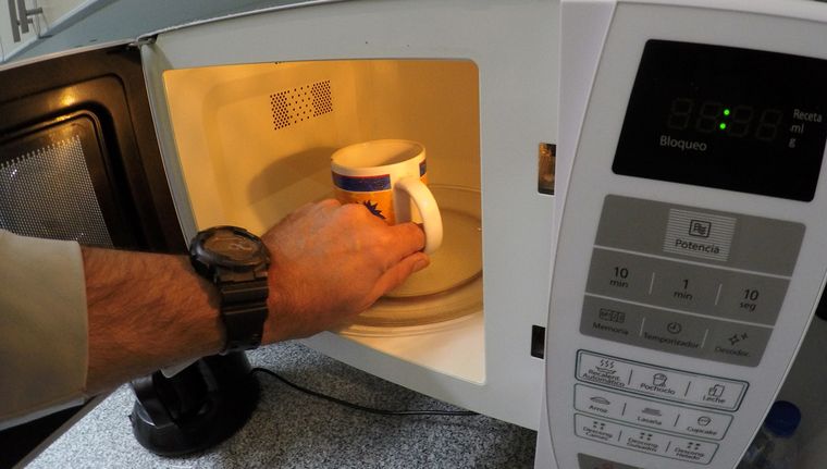 El Gobierno empieza un plan gradual para eliminar los subsidios a la luz y el gas. Foto: ALF PONCE MERCADO / MDZ