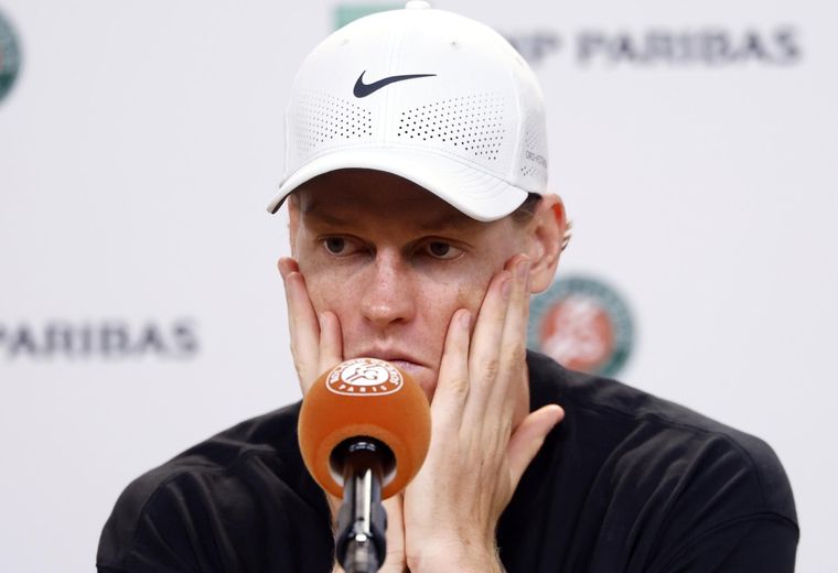 Jannik Sinner explicó los problemas físicos que padeció durante la derrota ante Juan Manuel Cerúndolo.