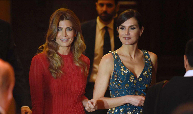 La Reina Letizia y Juliana Awada son 2 emblemas del estilo y el buen gusto. Foto: WomanTime