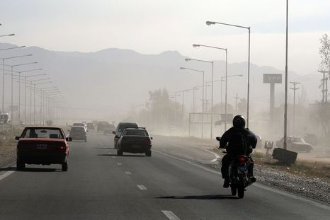 Se anticipan fuertes ráfagas de viento durante este sábado en Mendoza. Se anticipan fuertes ráfagas de viento durante este sábado en Mendoza.